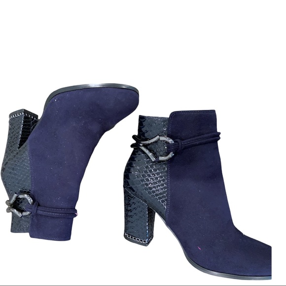 Moda in Pelle Leather ankle boots. Blue. Chain detailing. EUC - Picture 6 of 14